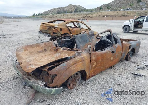 2001 Toyota Tacoma из США, поврежденный, VIN 5TEVL52N21Z723790